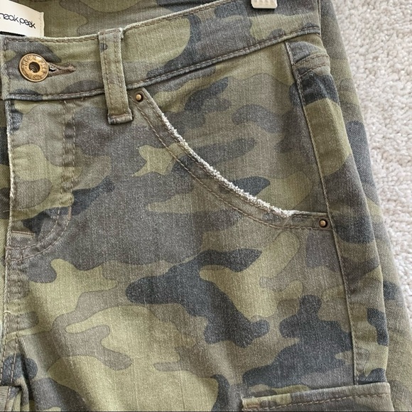 Sneak peek low rise camo Jeans - Picture 6 of 7